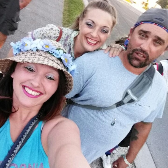 Meet your Posher, Cassie - Picture 4 of 16